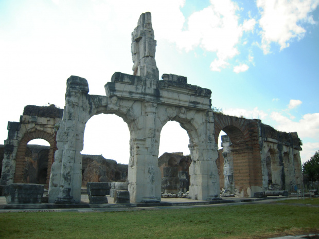 Ruiny imponującego amfiteatru w Capui. #Campania #Neapol #Włochy