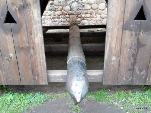 Czersk - Zamek, machiny oblężnicze: taran