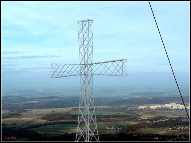 krzyż ma 45m wysokości #GóraChełmiec