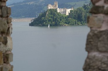 Czorsztyn%2C+zamek+w+Pieninach+nad+Dunajcem. #Czorsztyn