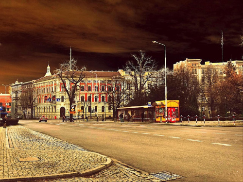 Świdnica, plac Grunwaldzki - widok od strony ulicy Stefana Żeromskiego (kolejna fantazja) :) #DolnyŚląsk #PlacGrunwaldzki #Schweidnitz #Świdnica #zabytki #PocztaGłówna