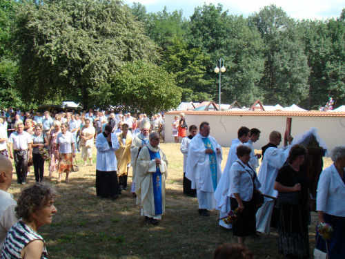 Procesja z Klasztoru do polowego ołtarza #KlasztorRytwiany