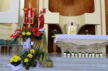 ... w ubiegłym roku zabrakło mi czasu, żeby pokazać dekoracje z mojego kościoła ... a teraz święta tuż, tuż więc jest okazja :)) #bukiety #Wielkanoc #prezbiterium