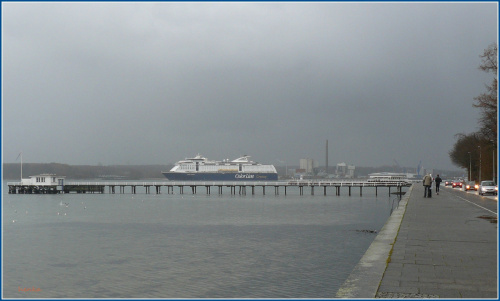 w rejs z kilońskiego portu we mgle a za chwilę w potężnej ulewie. #promy #statki #woda