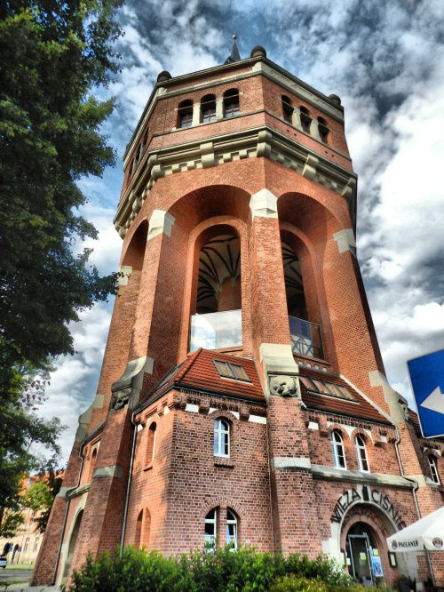 Wrocław - Wieża ciśnień przy alei Wiśniowej