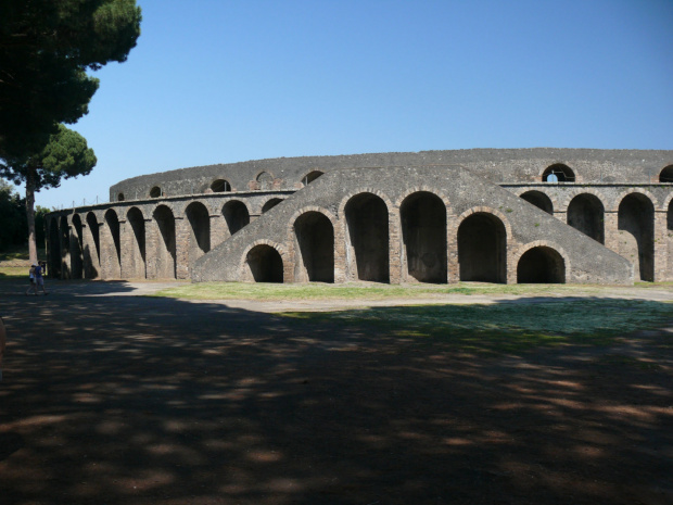 Amfiteatr pompejański wzniesiony w 80r.p.n.e. #Campania #Neapol #Pompeje #Włochy