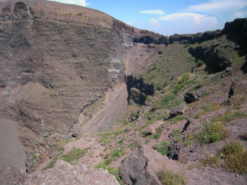 Podobno można zejśc na dno krateru #Campania #Neapol #Wezuwiusz #Włochy