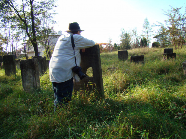 Cmentarne zadumanie #JudeStaszów