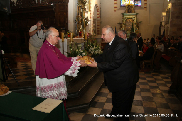 Dożynki diecezjalne i gminne w Strzelnie 2013