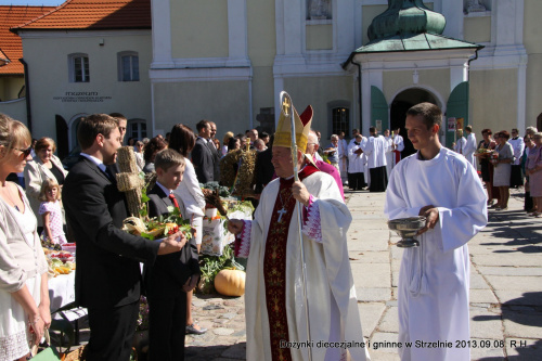 Dożynki diecezjalne i gminne w Strzelnie 2013