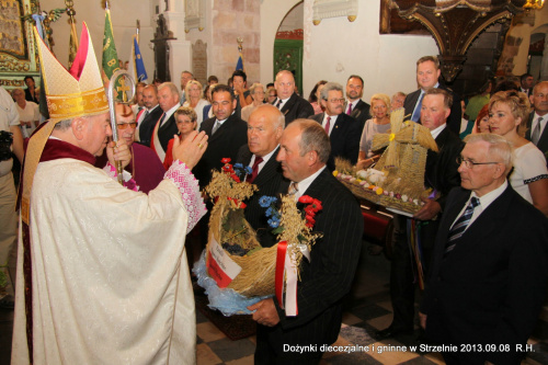 Dożynki diecezjalne i gminne w Strzelnie 2013