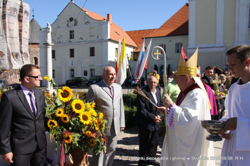 Dożynki diecezjalne i gminne w Strzelnie 2013