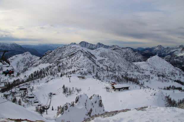 Widok z ławeczki :) na Gartnerkofel #Alpy #Austria #Narty #Nassfeld