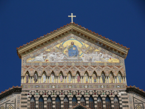 Katedra Św. Andrzeja jest arcydziełem, w którym elementy romańskie, gotyckie i barokowe mieszają się z bizantyjskimi i saraceńskimi. #Campania #Neapol #Włochy #WybrzeżeAmalfii