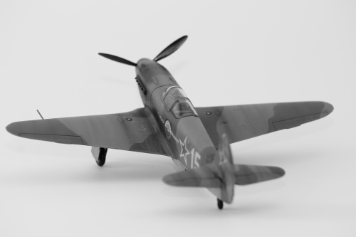 Yak-3 tombie01