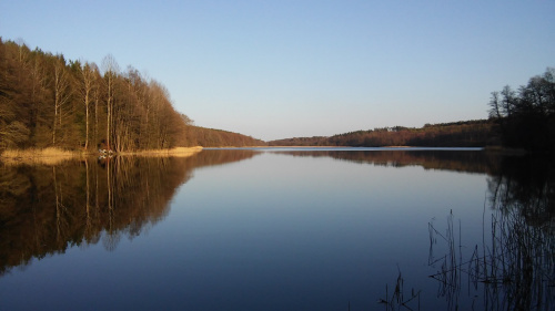 Jedno z wielu jezior na Pojezierzu Drawskim.