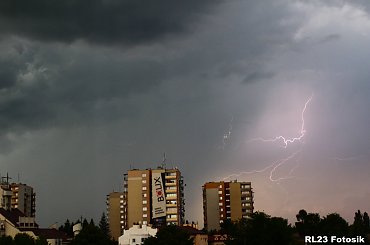 Pioruny #pioruny #błyskawice #WyładowaniaAtmosferyczne #burza