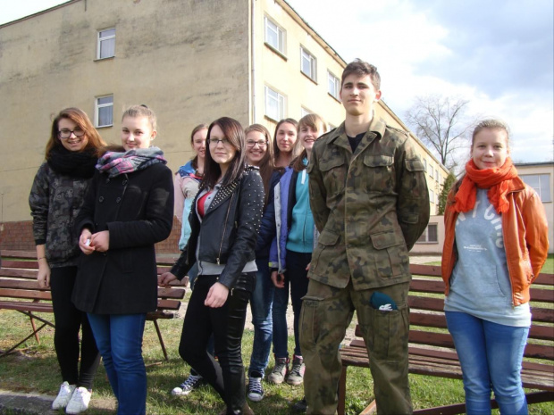 Gimnazjum na manewrach u nas zagościło
Trzydziestu "dzieciaków" fajnie się bawiło #Sobieszyn