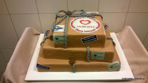 Tort weselny w formie paczek pocztowych #tort #weselny #tort #okolicznosciowy #paczka #pocztowa #tort #weselny #poczta #nakleiki #pocztowe